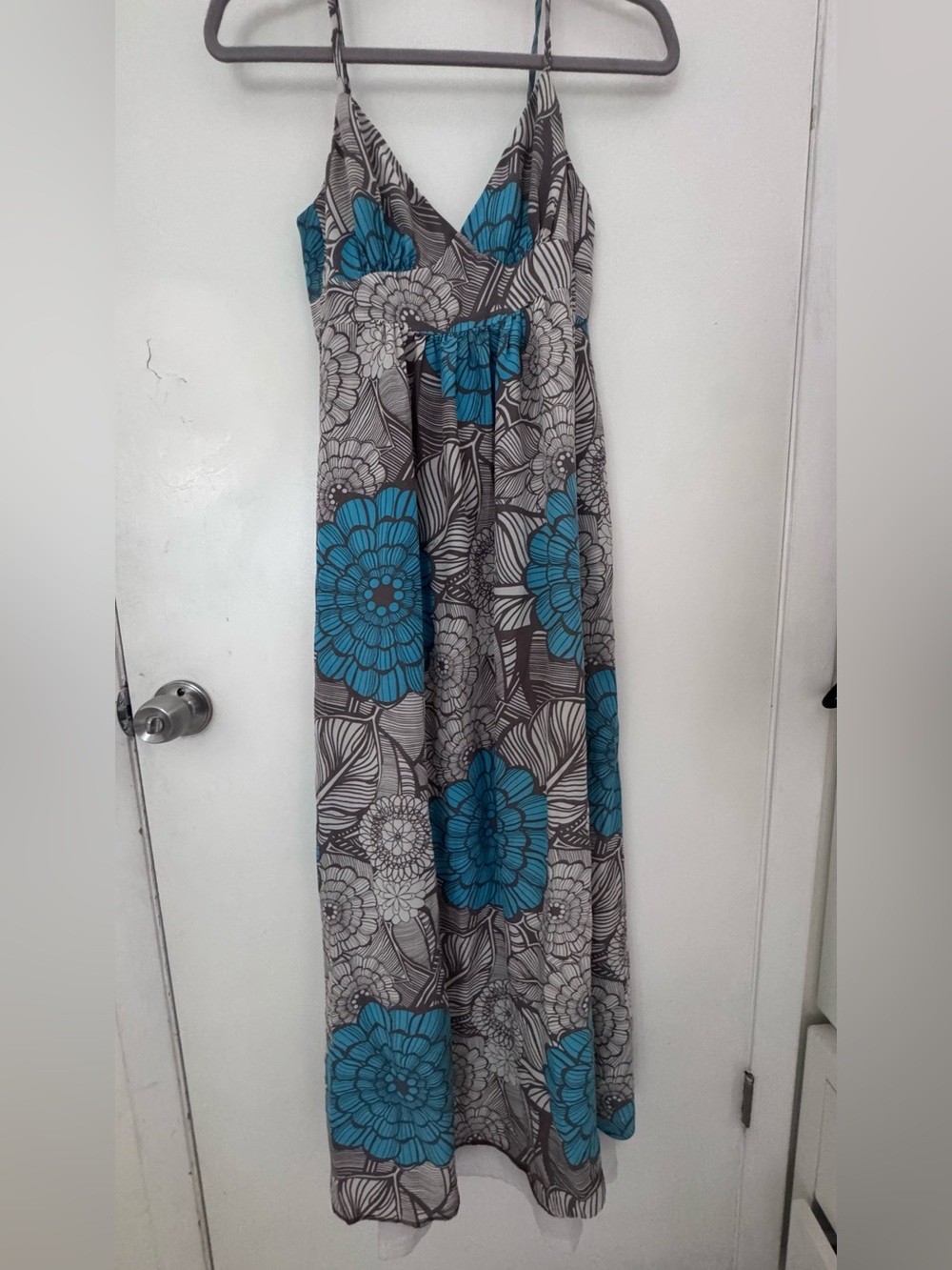 Trina Turk 100% Silk Blue and Gray Floral Maxi Dress Size 0 Summer Beach Coastal - Picture 3 of 9